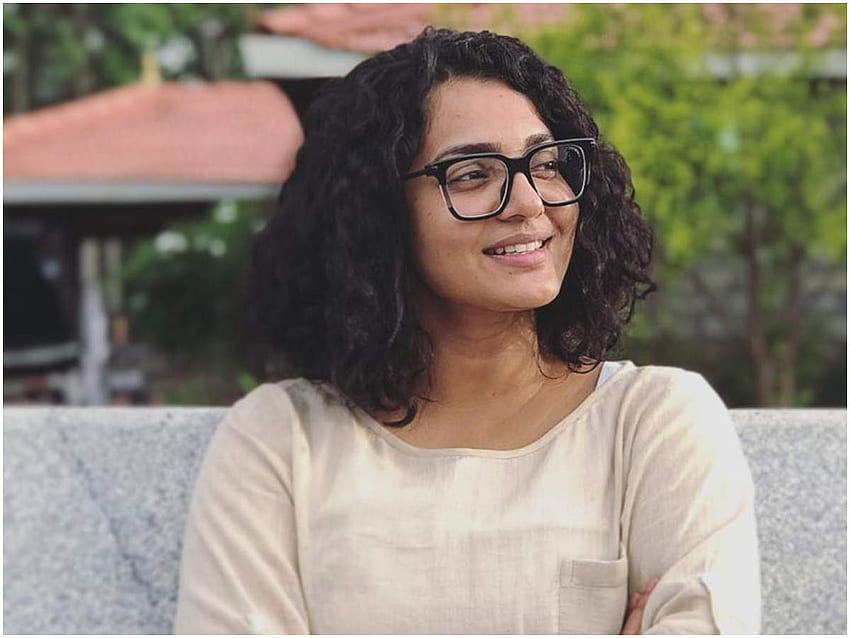 Parvathy to step into filmmaking: Confirmed! Parvathy Thiruvothu HD wallpaper