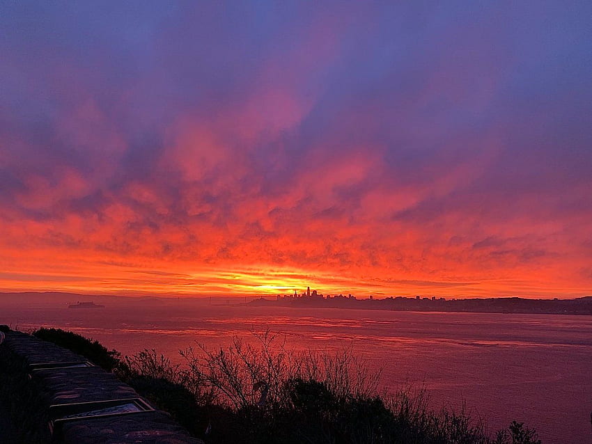 : Magical Christmas sunrise, rainbow over Bay Area, San Francisco Sunrise HD wallpaper