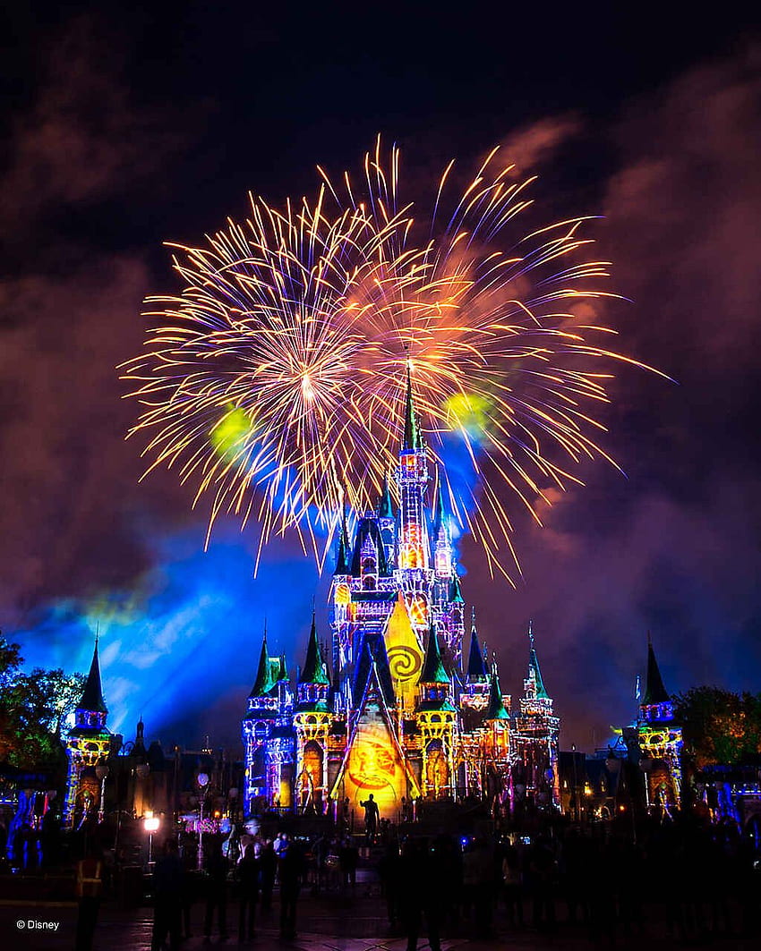 Finally, Disney Fireworks Background That Don't Have Strangers' Heads in Them!. the disney food blog, Disney Castle Fireworks HD phone wallpaper