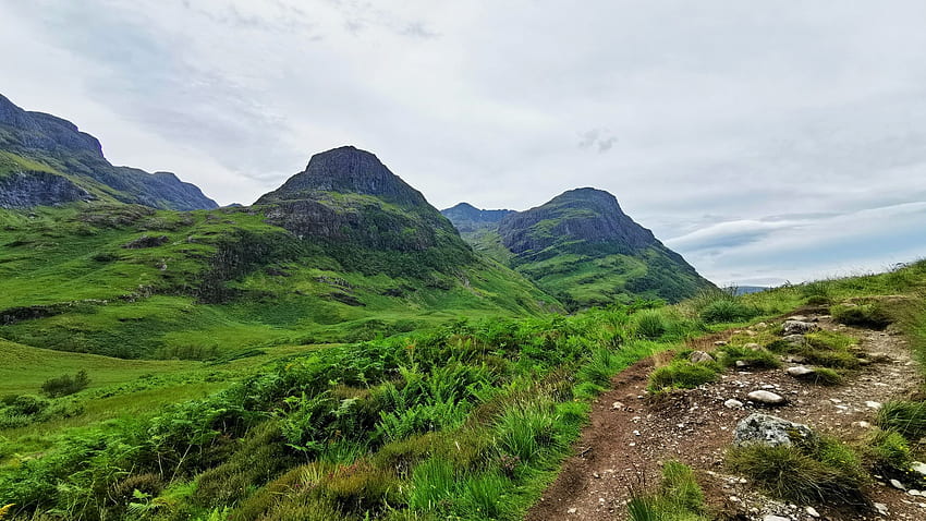 Glen Coe, Escócia, colinas, pedras, caminho, nuvens, paisagem, céu papel de parede HD