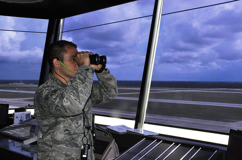 Deux années de suite : 325th OSS Airman Air Traffic Controller of the Year > Tyndall Air Force Base > Affichage de l'article Fond d'écran HD
