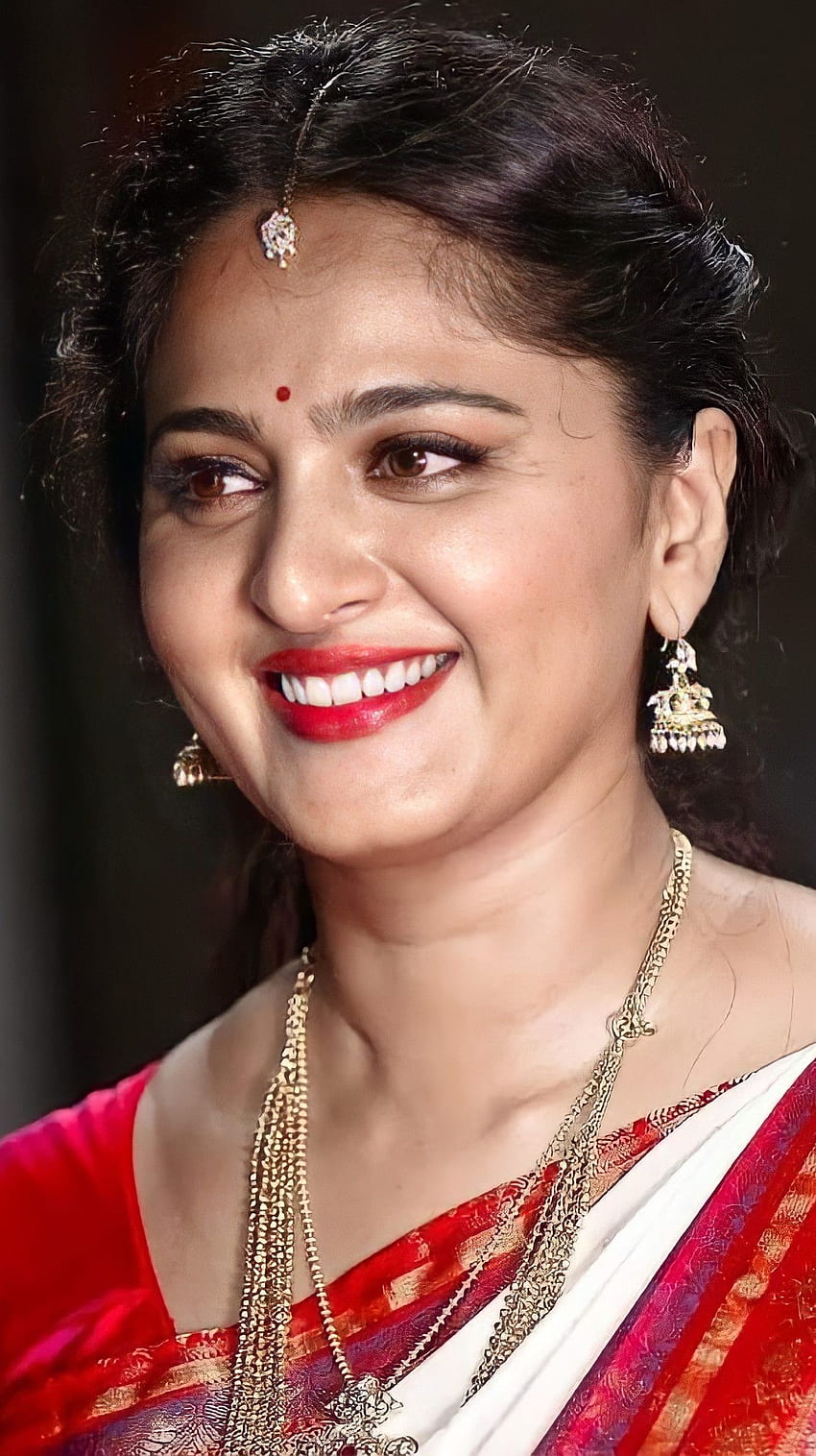 Anushka Shetty, telugu actress HD phone wallpaper | Pxfuel