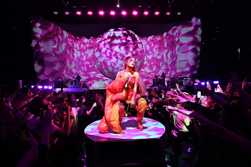 Das Bühnen von Ariana Grandes Sweetener Thank U, Next World Tour – Stereotheque HD-Hintergrundbild