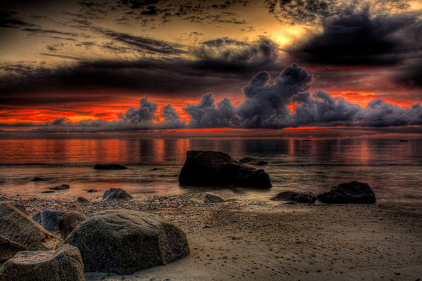 Natura, zachód słońca, chmury, plaża, kolory, kolor, farby, głazy, ciężki Tapeta HD