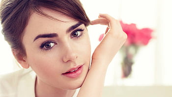Lily Collins Wears Paris On Her Clothes While Filming 'Emily in Paris', Photo 1253546 - Photo Gallery, Just Jare…
