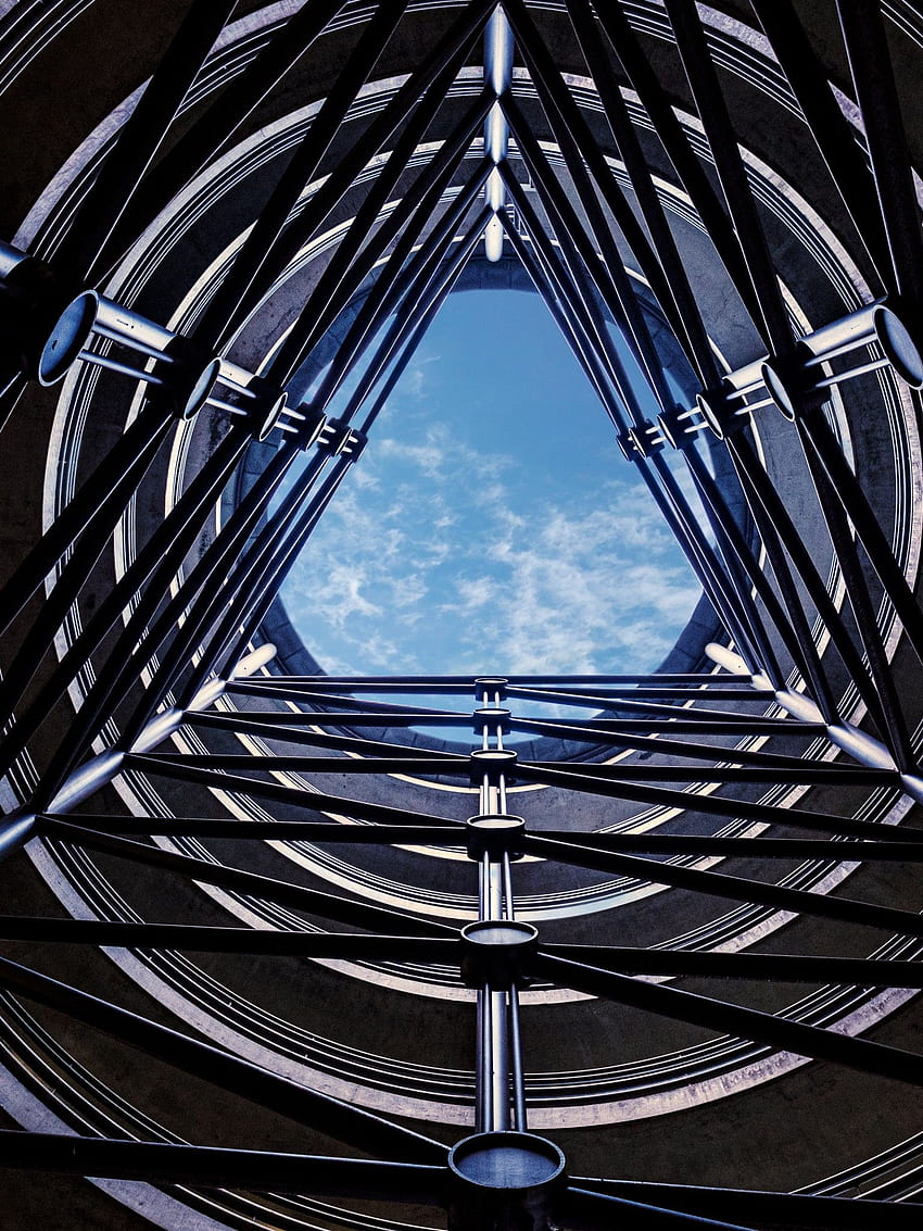 Parkhaus, zum Himmel hinaufblickend, symmetrisch, Muster, blauer Himmel, kreisförmig, Struktur, Architektur HD-Handy-Hintergrundbild