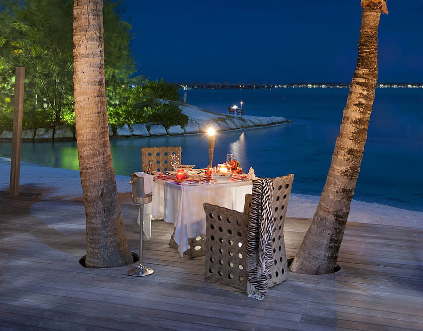 Dinner Bora Bora, island, night, two, dinner, sand, tropical, dusk, tahiti, beach, candlelight, eat, candles, islands, ocean, sunset, table, sea, twlight, exotic, paradise, food, evening, bora bora, polynesia HD wallpaper