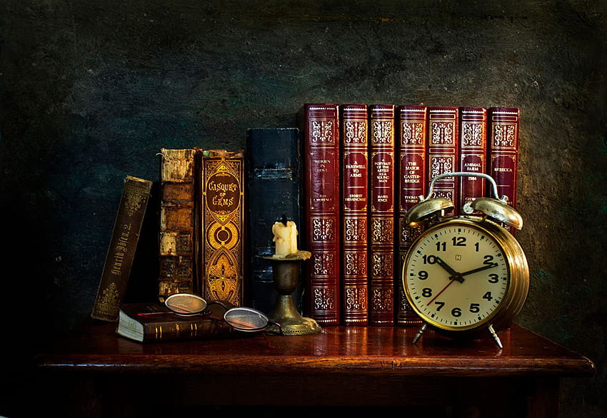 레트로 시계 알람 시계 책 양초 안경, 빈티지 오래된 책 HD 월페이퍼