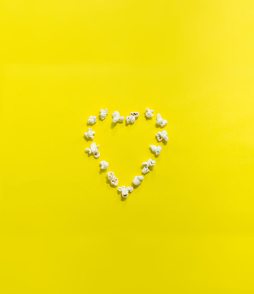Pipoca, forma de coração, fundo amarelo, mínimo Papel de parede de celular HD