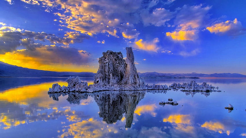 California Lake Reflection, cielo, naturaleza, nubes, reflejo, rocas, lago fondo de pantalla