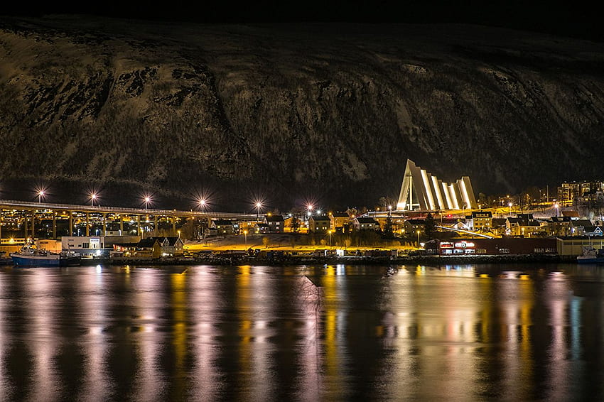 Norwegia Jembatan Tromso Lampu Jalan Sungai Malam Kota, Tromsø Wallpaper HD