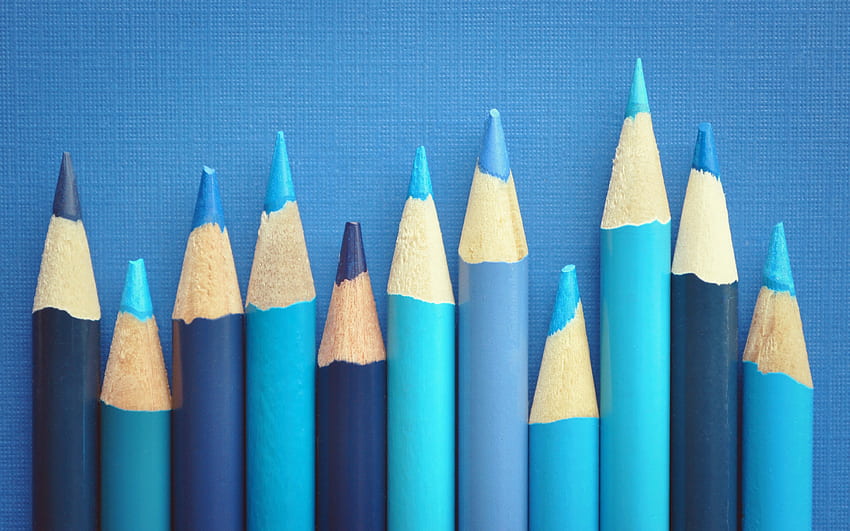 crayons sur fond bleu, crayons bleus, fond d'éducation, fond avec des crayons, concepts de dessin Fond d'écran HD
