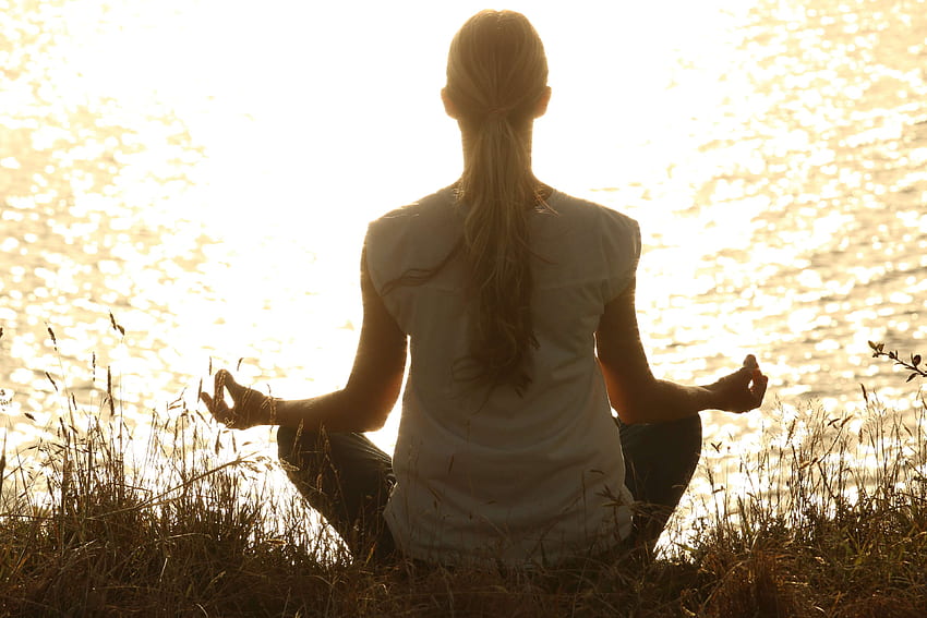 meditare, meditazione, pacifico, sagome, tramonto, tranquillo, yoga Sfondo HD