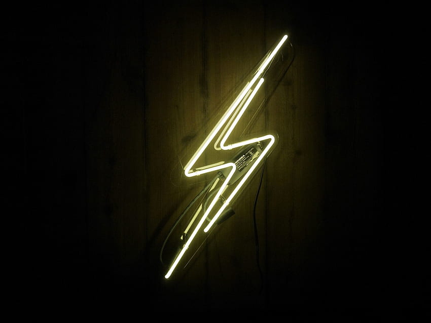 Naładuj swoje ściany za pomocą naszego znaku błyskawicy Nasz - Neon Lightning Bolt, Yellow Lightning Bolt Tapeta HD