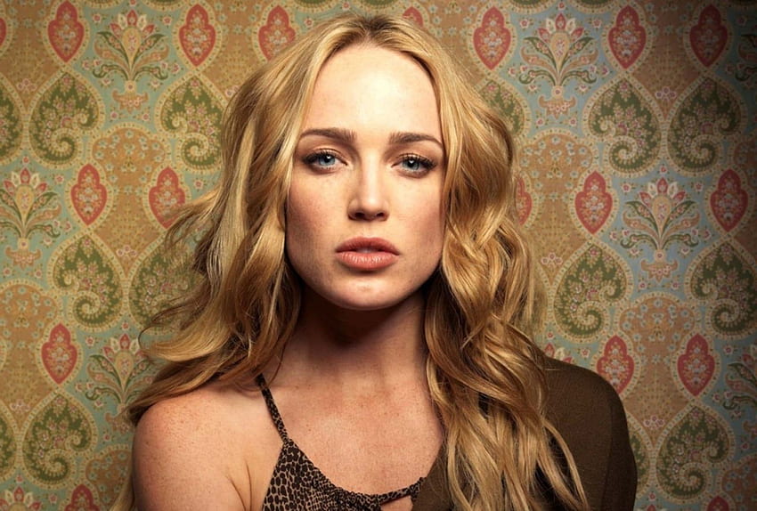 Hottest Woman 11 30 16 – CAITY LOTZ (Legends Of Tomorrow)!. King, White Canary HD wallpaper