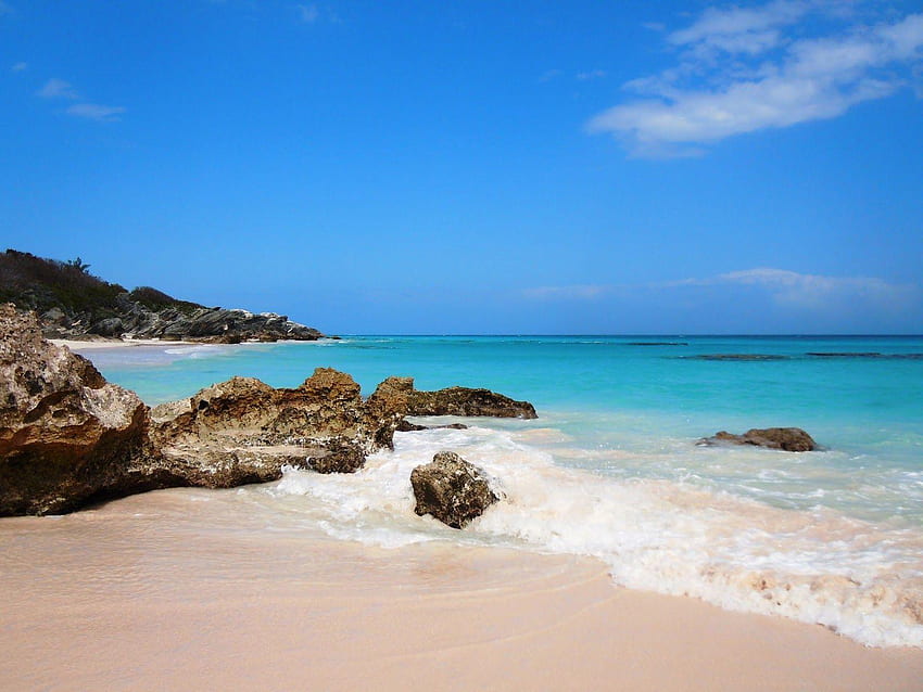 Need to Fill a Hamptons-Sized Hole in Your Heart? It's Always Sunny in  Bermuda | Vogue