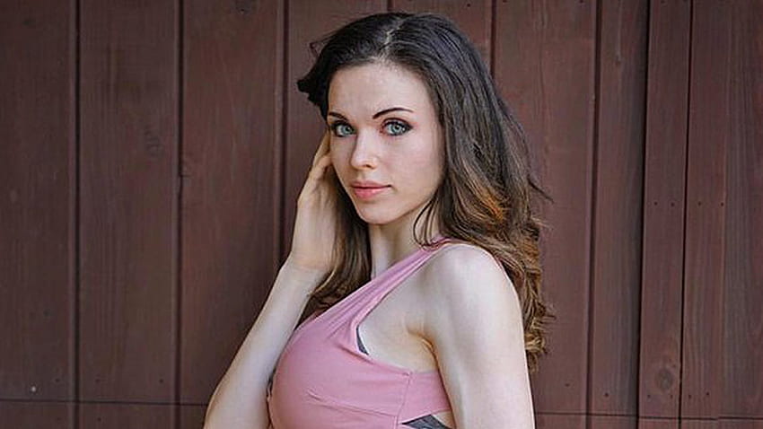 Amouranth Becomes Fastest Growing Twitch Streamer After Ban Dexerto HD wallpaper
