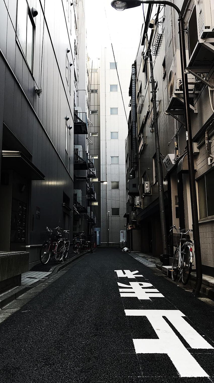 日。 路地、建物、アスファルト、自転車、都市。 City iphone , Black beauty , Beatles iphone, Japan Building HD電話の壁紙