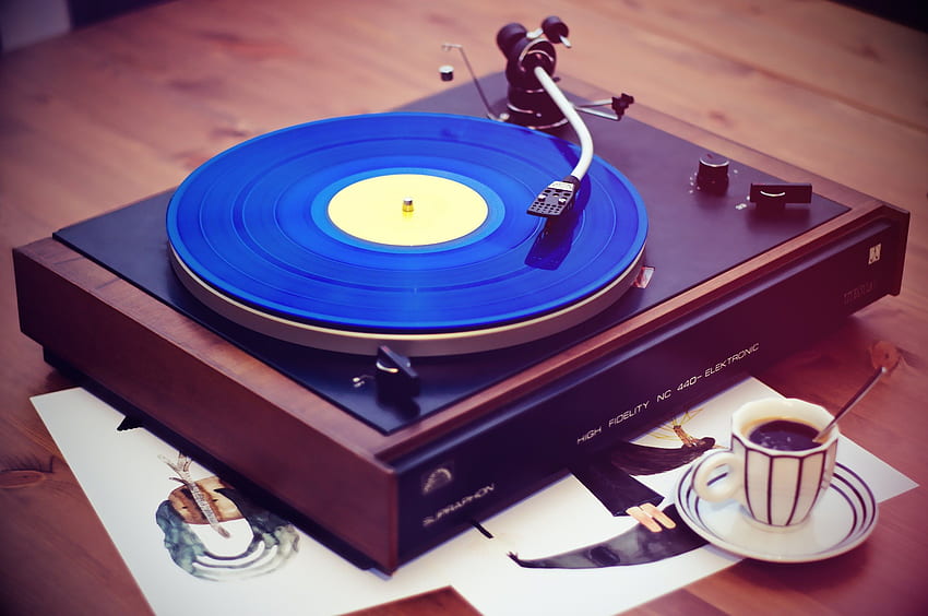 Vintage • Tourne-disque vinyle noir, marron et bleu, vintage, café, musique • Pour vous Le meilleur pour et mobile Fond d'écran HD