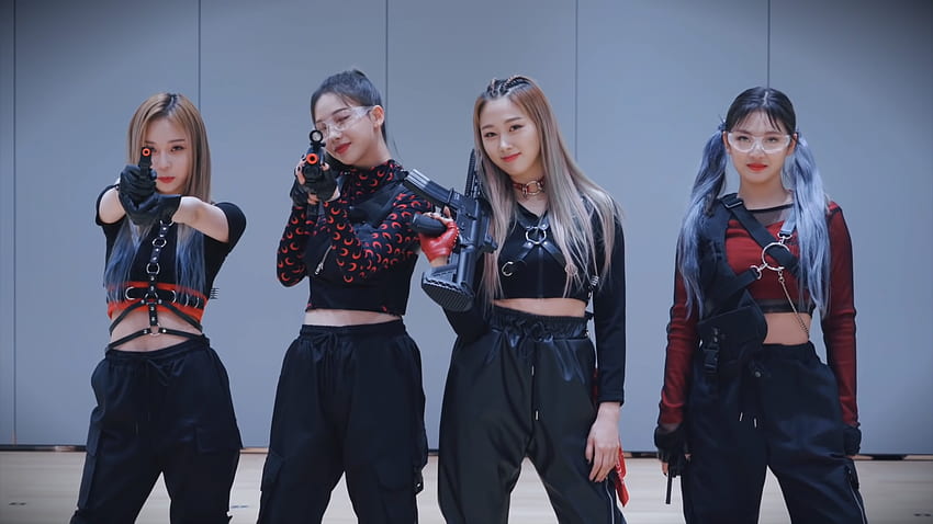 Netizens have divided reaction to aespa's Techwear in their special choreography video HD wallpaper