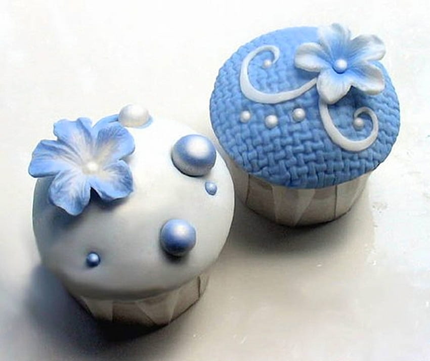 Blue sweet cookies, sweet, blue, white, muffin, pearls, flowers, cookies HD wallpaper