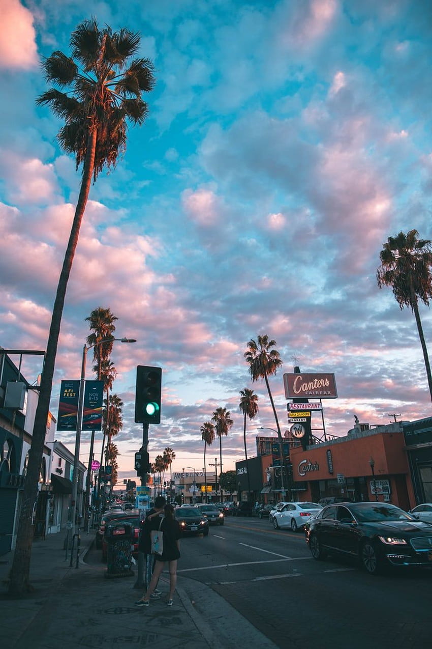Półka sklepowa. . Los Angeles, estetyka nieba, estetyka, estetyka Los Angeles iPhone Tapeta na telefon HD