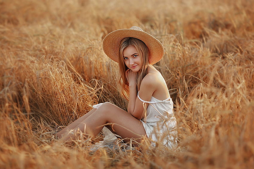 Hay Play, cowgirls, hayfield, blondes, hats HD wallpaper