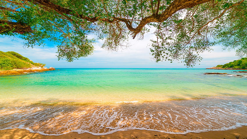 Ombak lembut, pantai, hari cerah, laut hijau Wallpaper HD