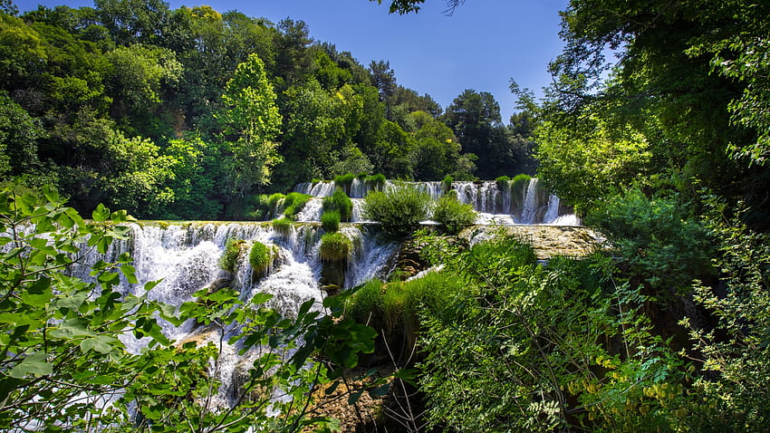Nationalpark Krka, Kroatien, Fluss, Landschaft, Kaskaden, Bäume, Himmel, Berge HD-Hintergrundbild