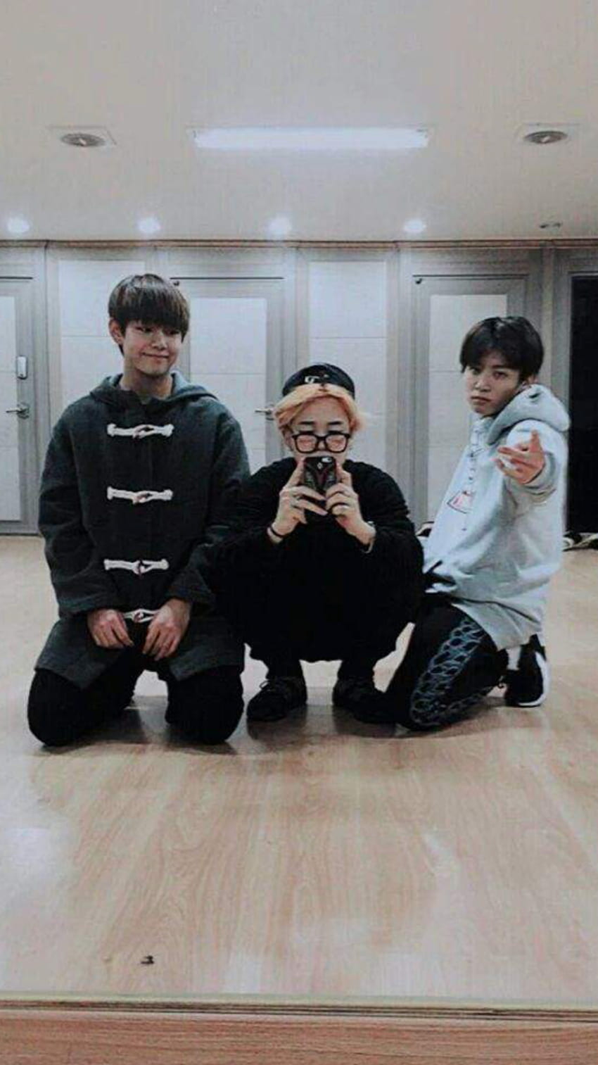 Vminkook aesthetic | Bts maknae line, Vminkook cute pics, Photoshoot bts