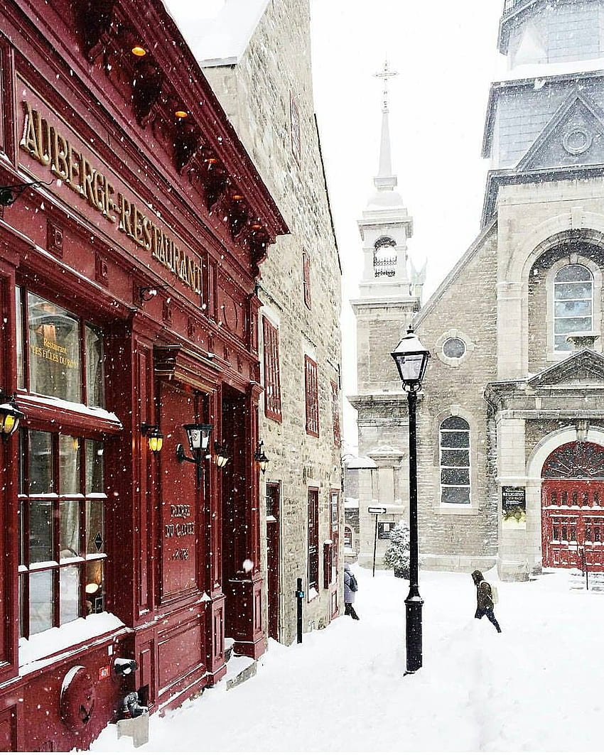 Old Montreal, went there in the winter time. Enjoyed good food HD phone wallpaper