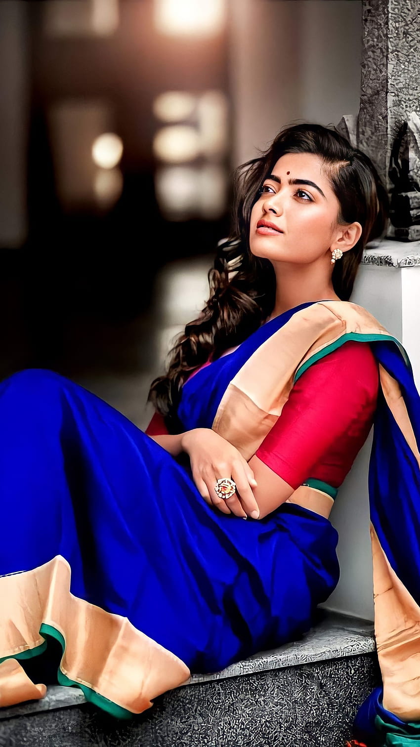 Rashmika mandanna, attrice telugu, bellezza sari Sfondo del telefono HD