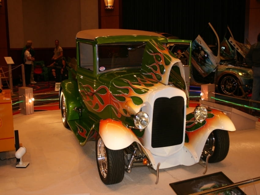 Zielony z płomieniami, stary, samochód Tapeta HD