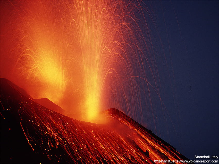 Gunung berapi Stromboli, Italia, panas, gunung berapi, langit, api, lahar Wallpaper HD