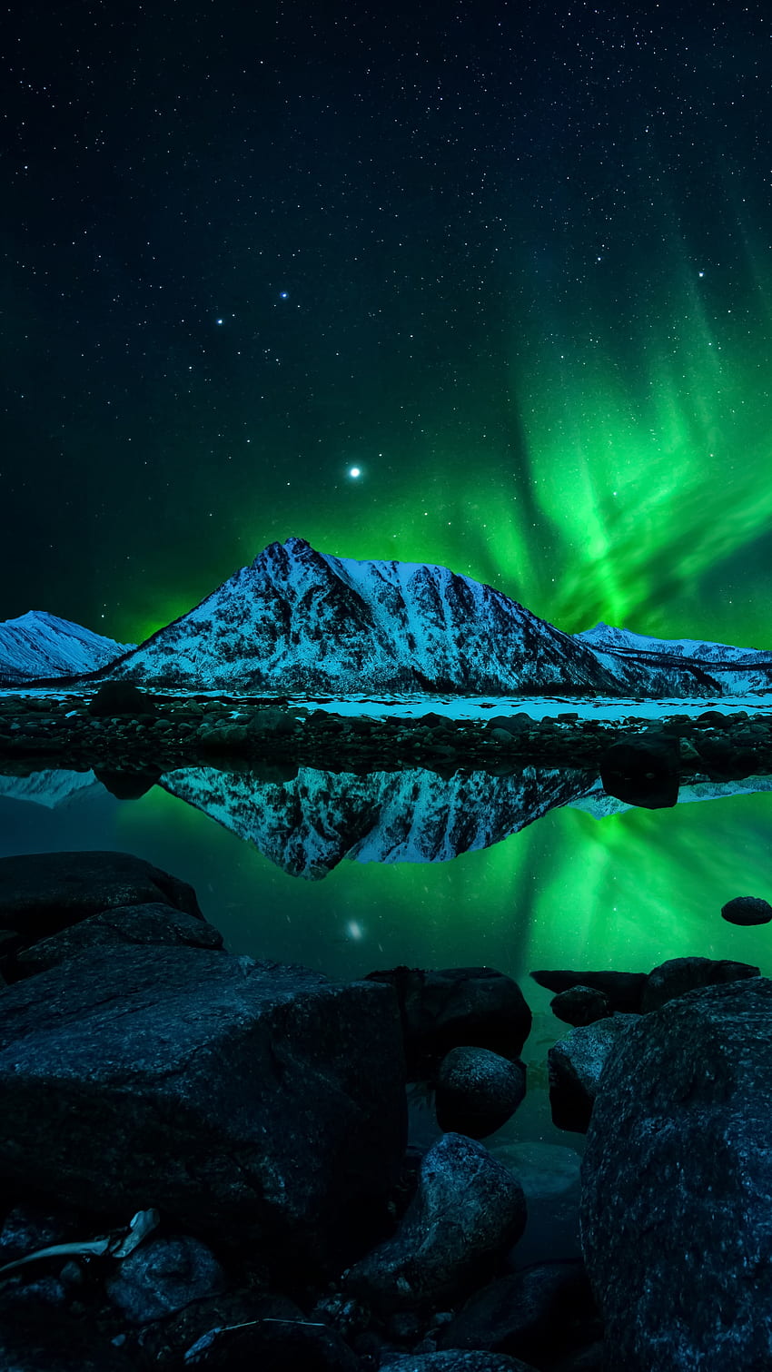 Aurora Borealis, Северно сияние, Нощ, Планини, Студ, Езеро, Природа, Луна и Aurora Borealis HD тапет за телефон