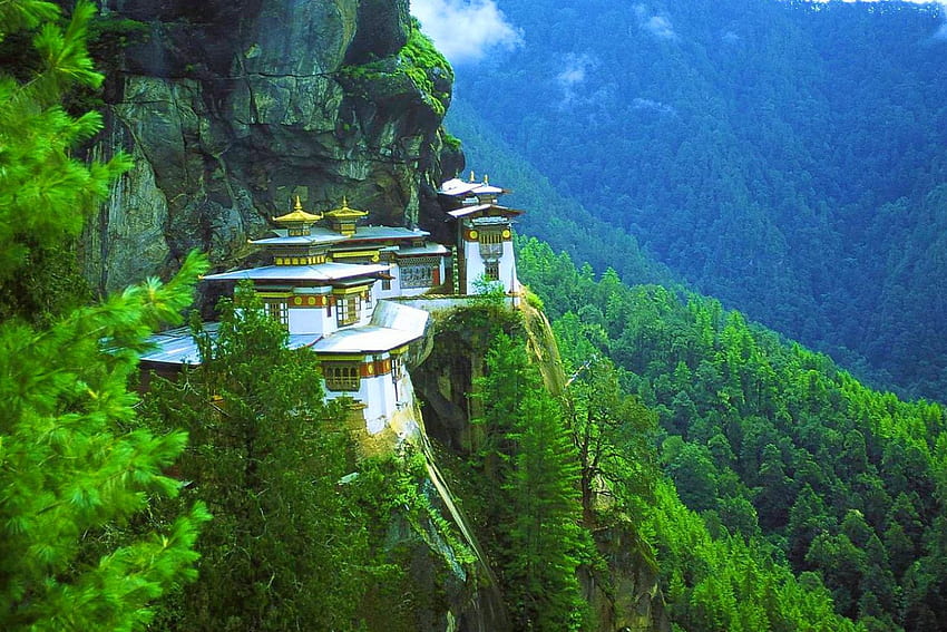 Манастир Такцанг (Тигърско гнездо), Бутан, склон на скала, будистки, свещен храм, дървета, Хималаи, красиво, планини, гора HD тапет