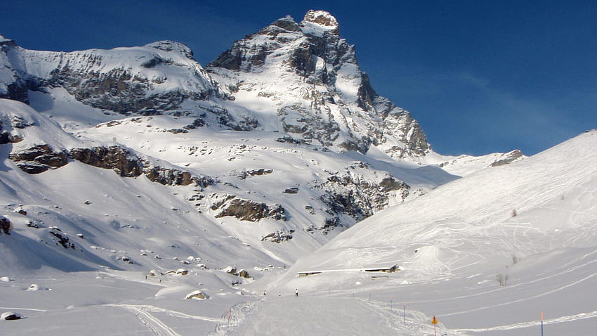 Ski Tag : Telesillas Montañas invernales Bosques Nubes fondo de pantalla