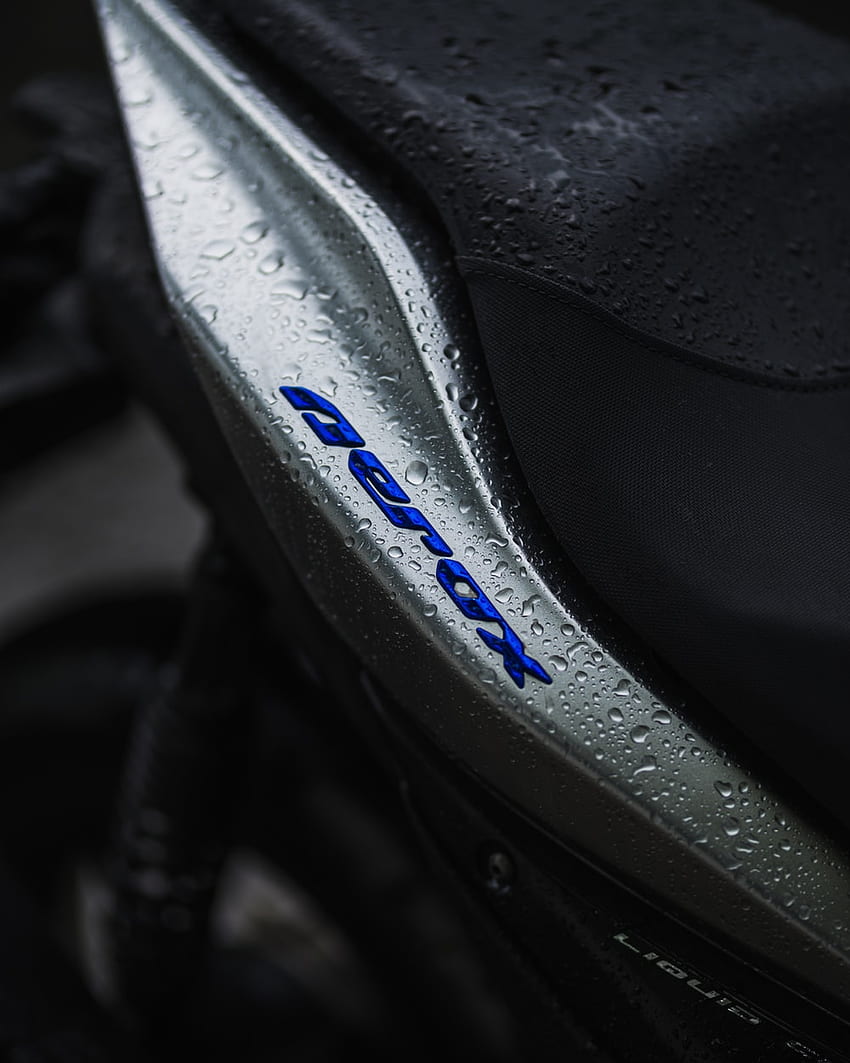 graues Yamaha Aerox Motorrad – Bekleidung HD-Handy-Hintergrundbild