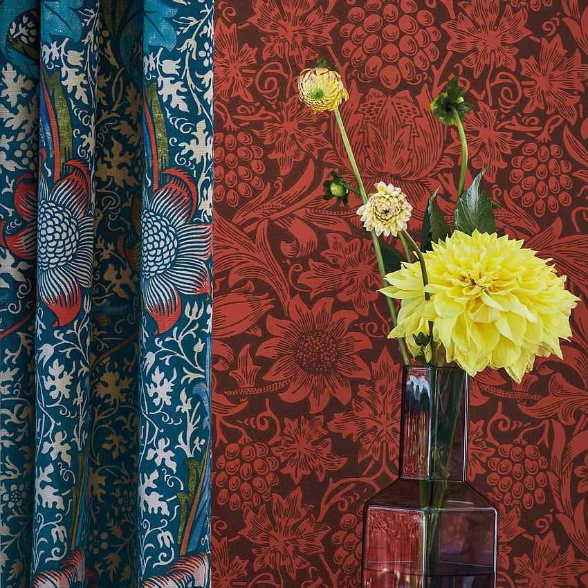Sunflower Chocolate Red . Morris & Co By Sanderson Design, Red and Yellow Sunflower HD phone wallpaper
