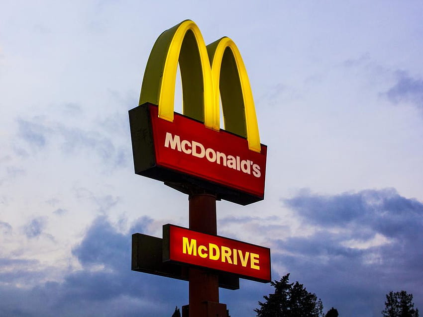 Mart Ayındaki Önemli Satış Düşüşünden Sonra McDonald's Witraws Rehberliği, Estetik McDonal's HD duvar kağıdı