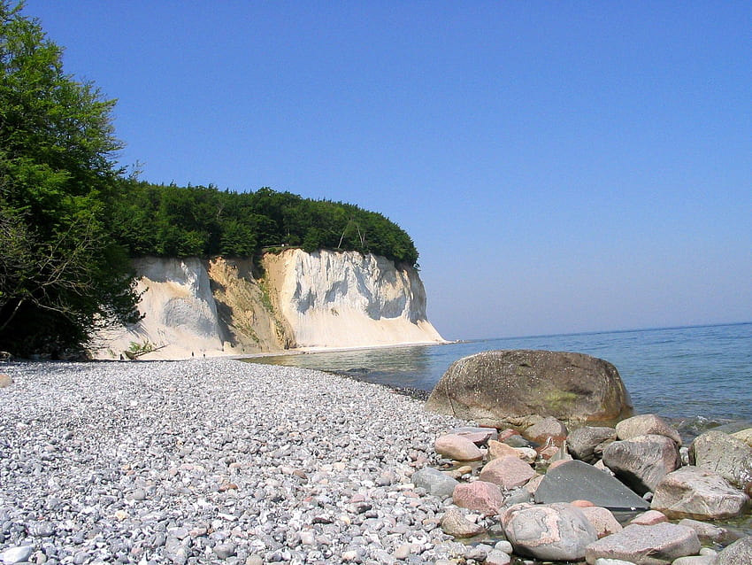 chalk cliffs at the baltic sea . chalk cliffs HD wallpaper