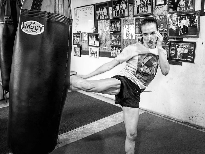 Best Muay Thai Heavy Bags for Home Training 2020 - Muay Thai Citizen, Old School Boxing HD wallpaper