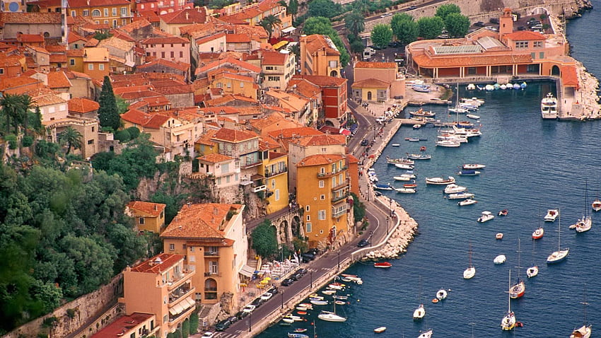 schöne italienische Küstenstadt, Meer, rote Dächer, Stadt, Boote HD-Hintergrundbild