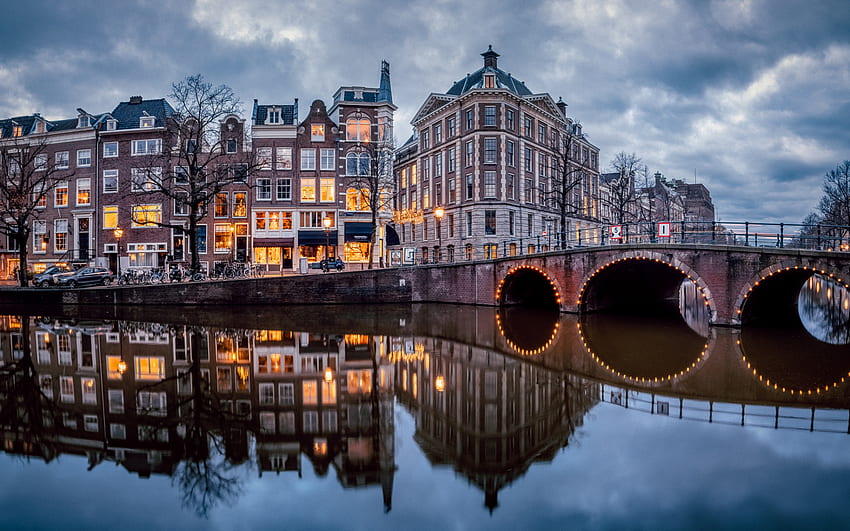 Amsterdam, kanał Keizersgracht, wieczór, zachód słońca, ulice Amsterdamu, gród Amsterdamu, Holandia Tapeta HD