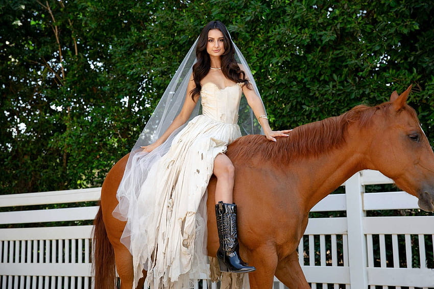 Cowgirl on her Wedding Day, dress, brunette, model, horse, cowgirl, boots HD wallpaper