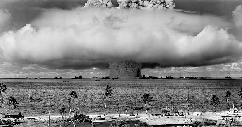 de la première explosion nucléaire sous-marine au monde, explosion d'une bombe atomique Fond d'écran HD