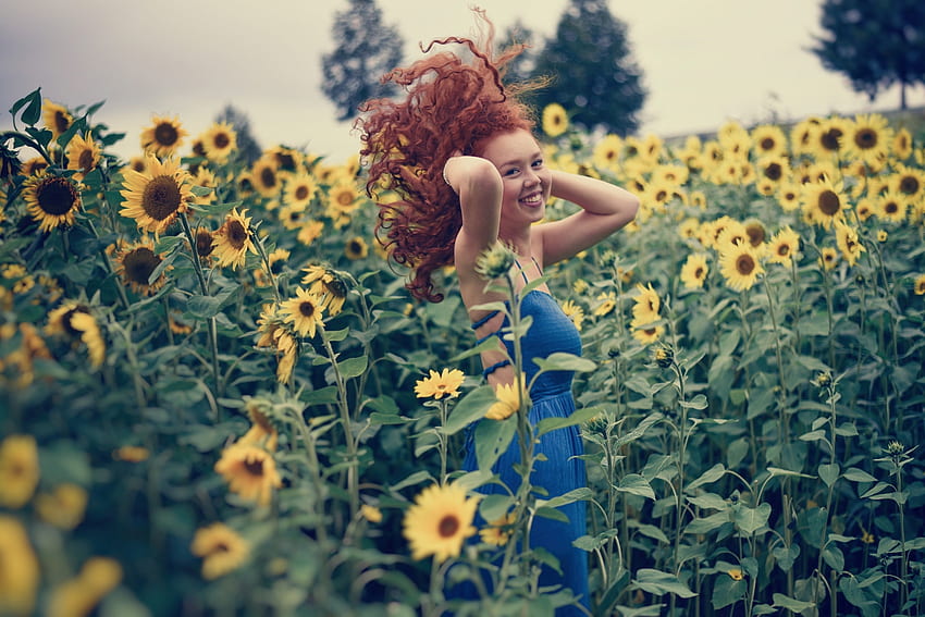 :), dress, sunflower, vara, blue, model, running, smile, girl, woman, summer, yellow, field, redhead HD wallpaper