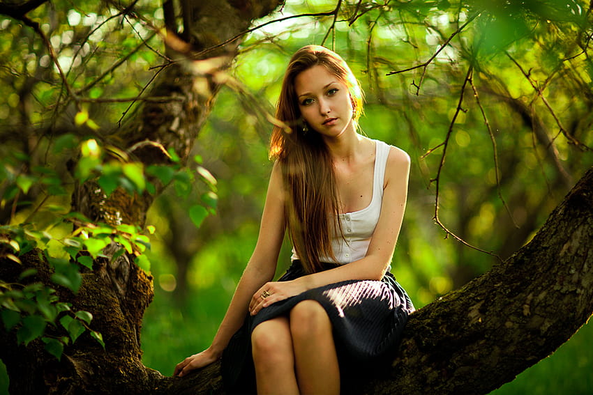 Like a Tree fairy.., sitting, girl, green background, beautiful face, tree HD wallpaper