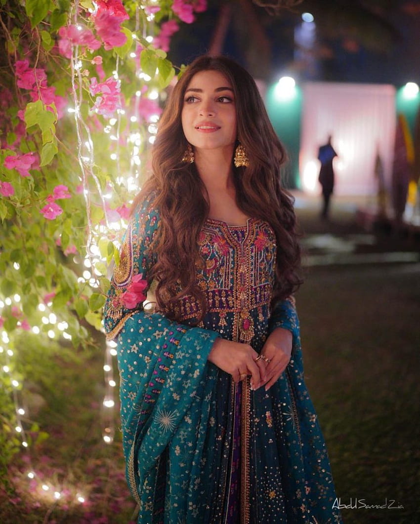 Saboor'un Düğününden Kinza Hashmi Güzelliği. Reviewit.pk - Eğlence Haberleri HD telefon duvar kağıdı