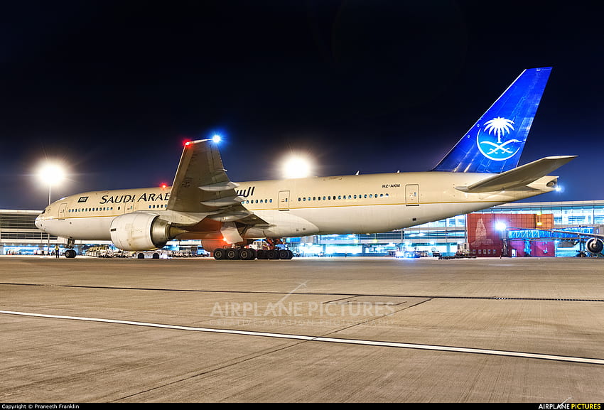 HZ AKM Saudi Arabian Airlines Boeing 777 200ER ที่สนามบินนานาชาติเดลี อินทิรา คานธี ID 482073 สายการบินซาอุเดีย วอลล์เปเปอร์ HD